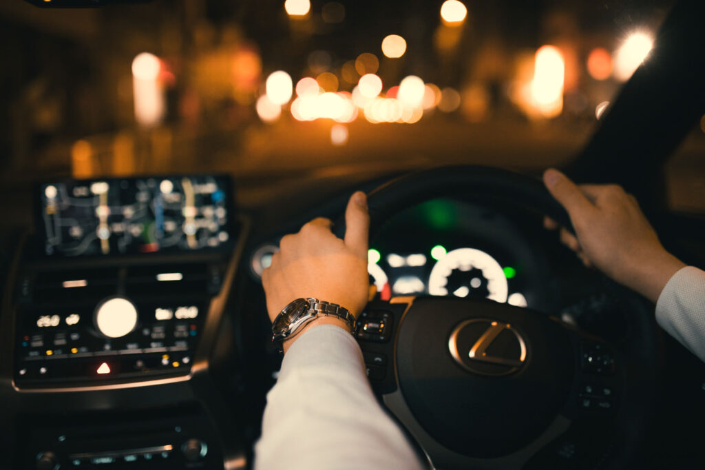 役員運転手による警護運転とは？安全対策の重要性を解説！