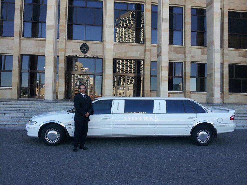 役員運転手の導入で節税効果！税務面でのメリットや経費削減方法を解説